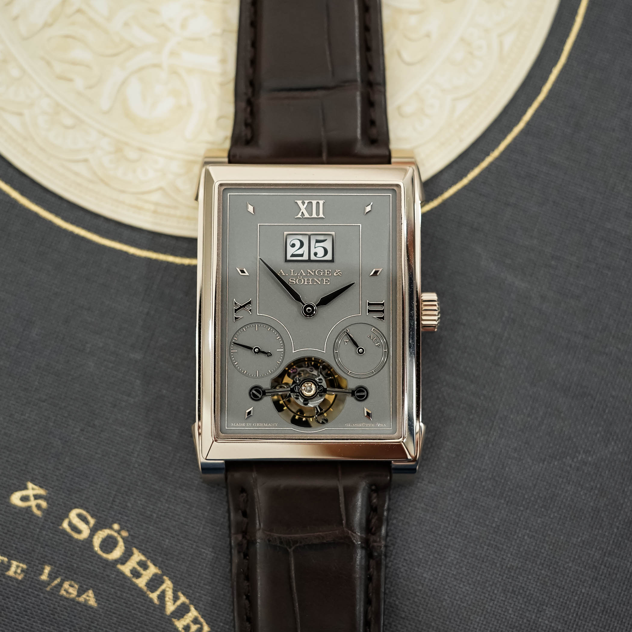 The New A. Lange & Söhne Cabaret Tourbillon Honeygold The New A. Lange & Söhne Cabaret Tourbillon Honeygold - Royal Watch Pk