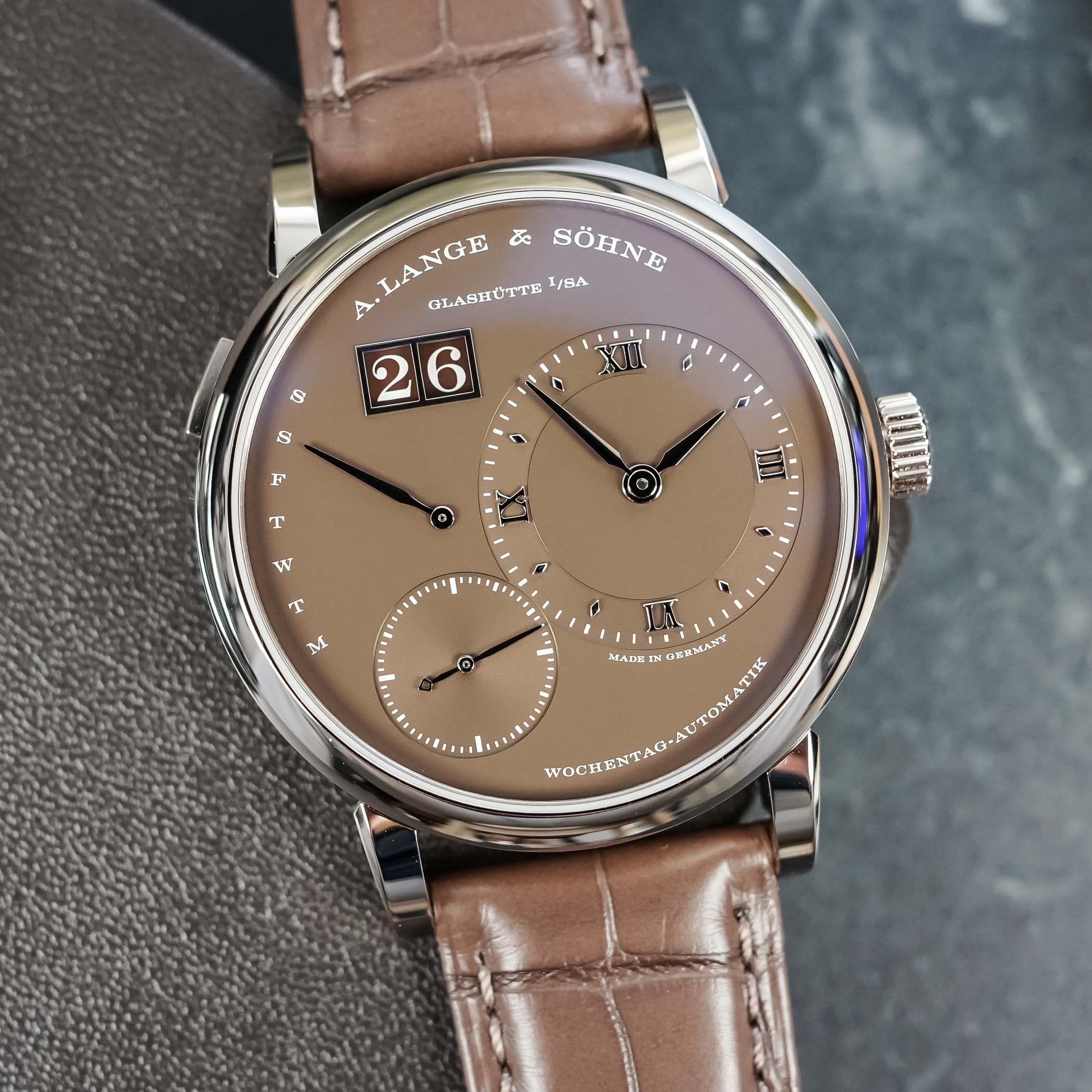 The A. Lange & Söhne Lange 1 Daymatic Honeygold (Incl. Video) - Royal Watch Pk