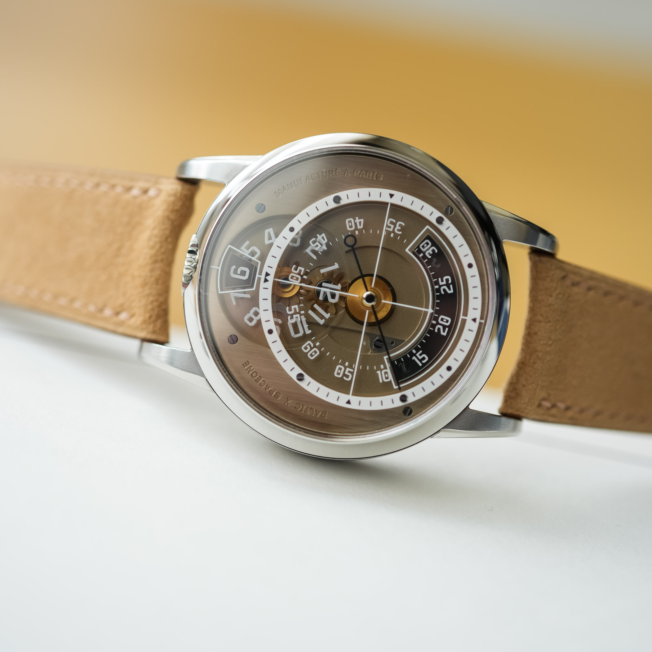Baltic X Spaceone Seconde Majeure Jumping Hour Review - 2 Baltic X Spaceone Seconde Majeure Jumping Hour Review - 2