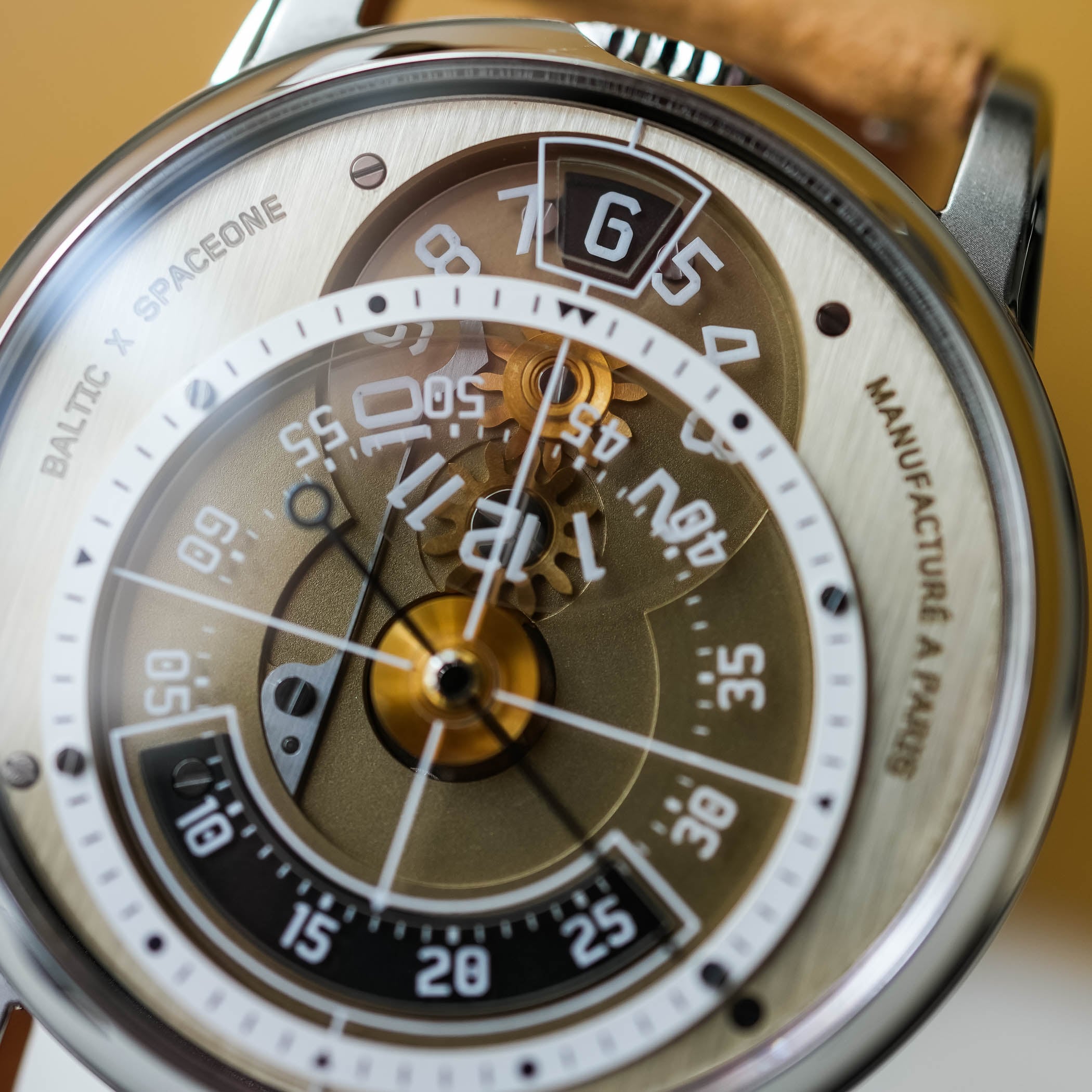 Baltic X Spaceone Seconde Majeure Jumping Hour Review - 8 Baltic X Spaceone Seconde Majeure Jumping Hour Review - 8