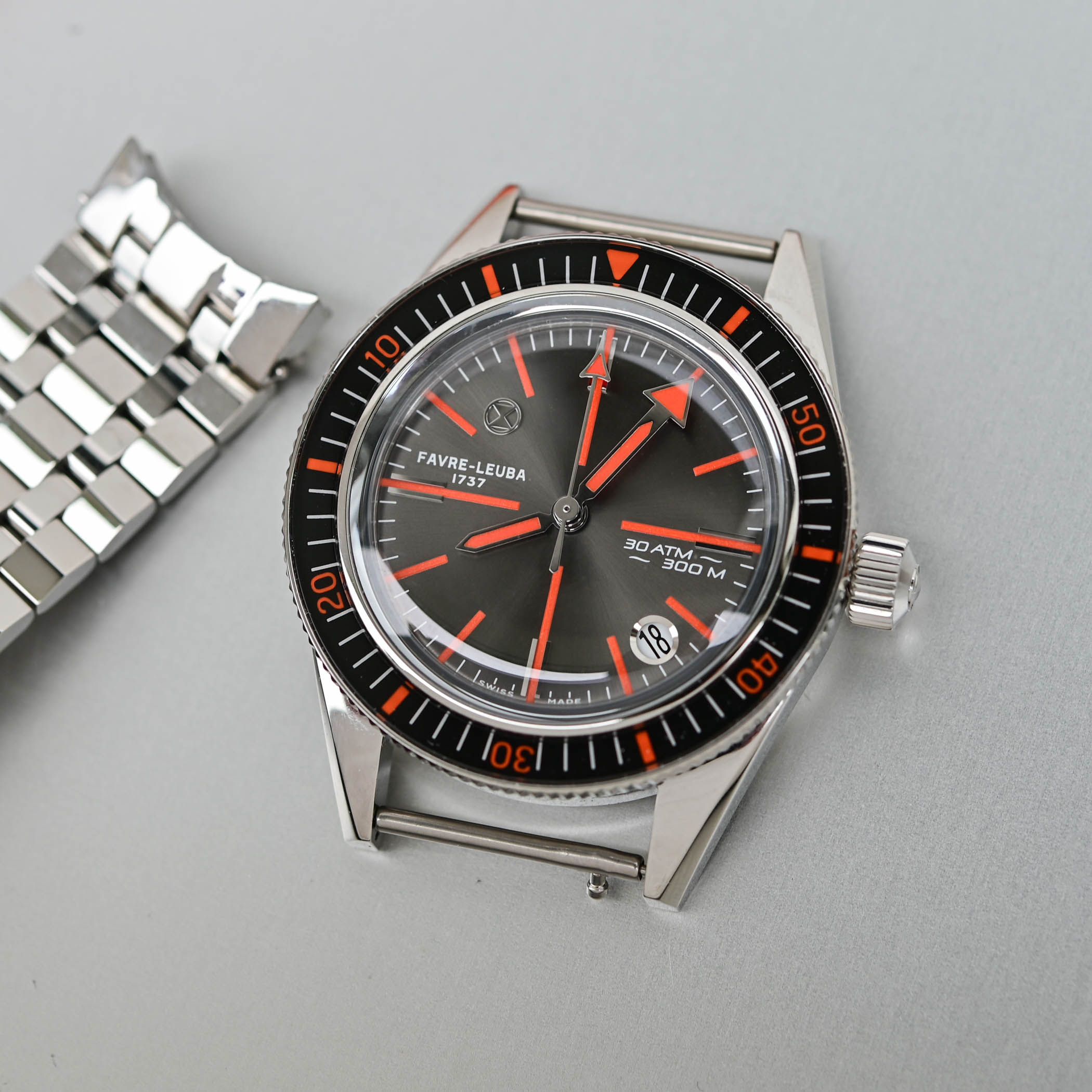 The Favre Leuba Deep Raider Revival Orange, A Colourful And Sporty Retro Diver - Royal Watch Pk