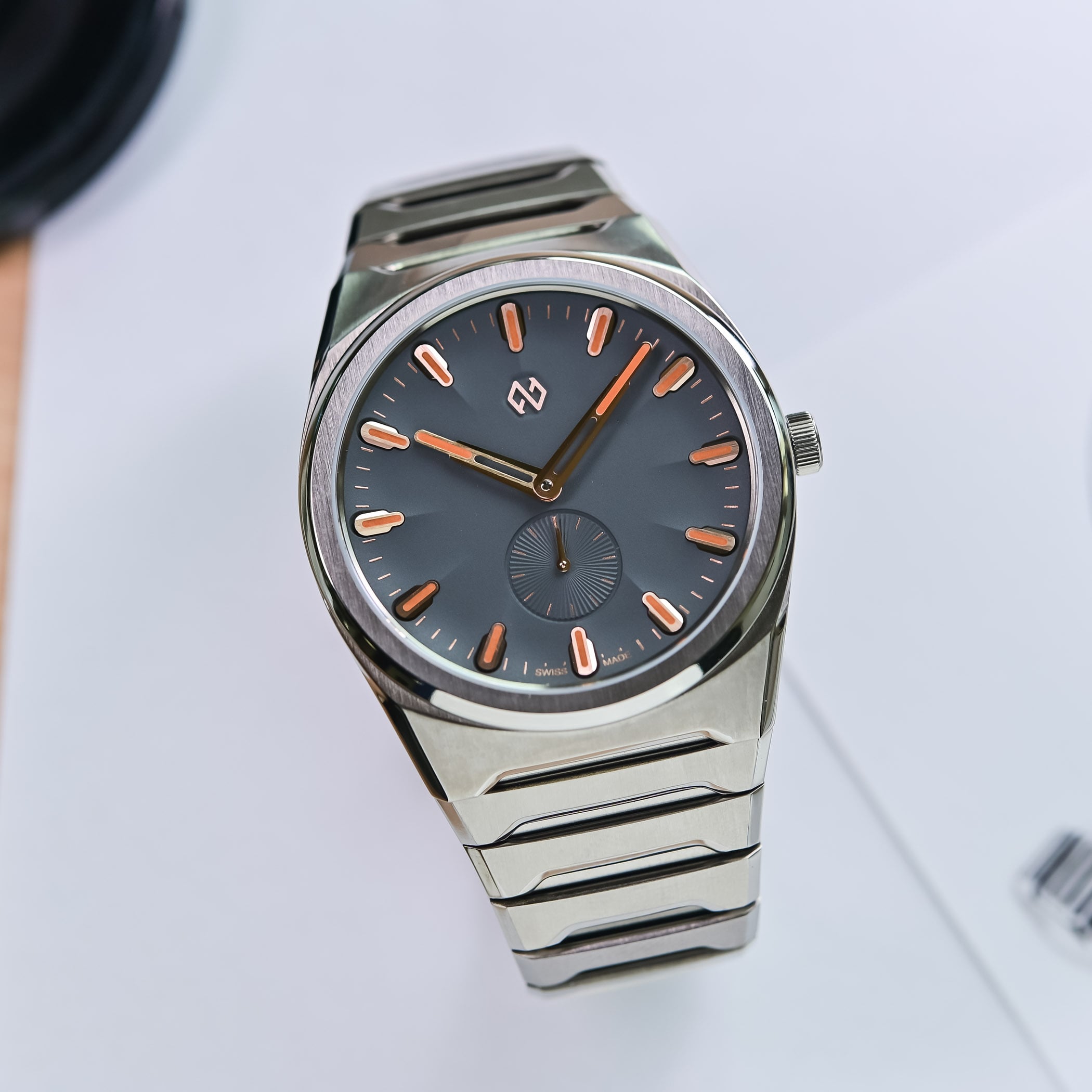 Formex Aria Manufacture Chronometer Integrated Bracelet Sports Watch Micro-Rotor Horage Movement - Review - 13