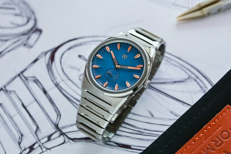 The Formex Aria Manufacture Chronometer, A Bold Step Into Integrated Sports Watches