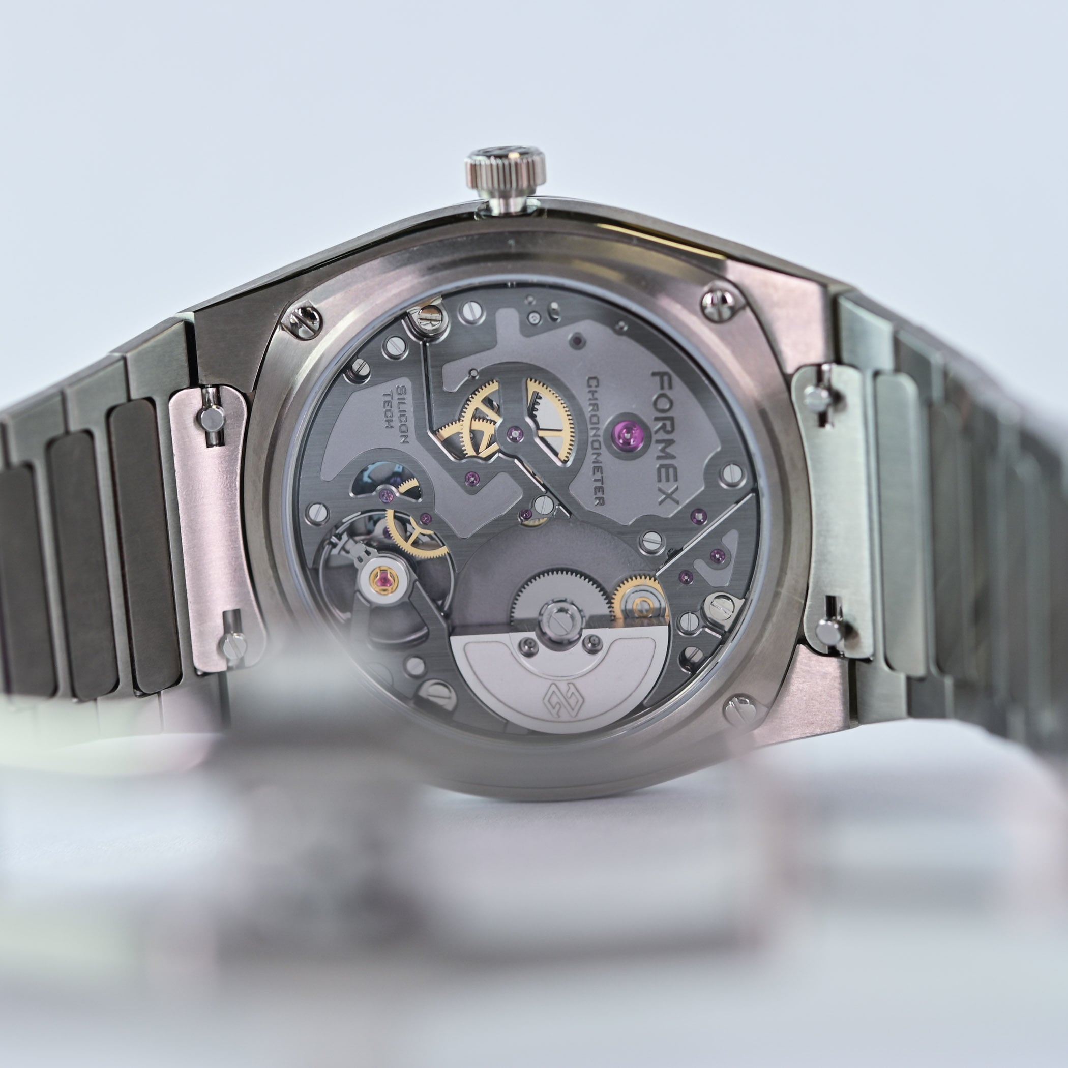 The Formex Aria Manufacture Chronometer, A Bold Step Into Integrated Sports Watches - Royal Watch Pk