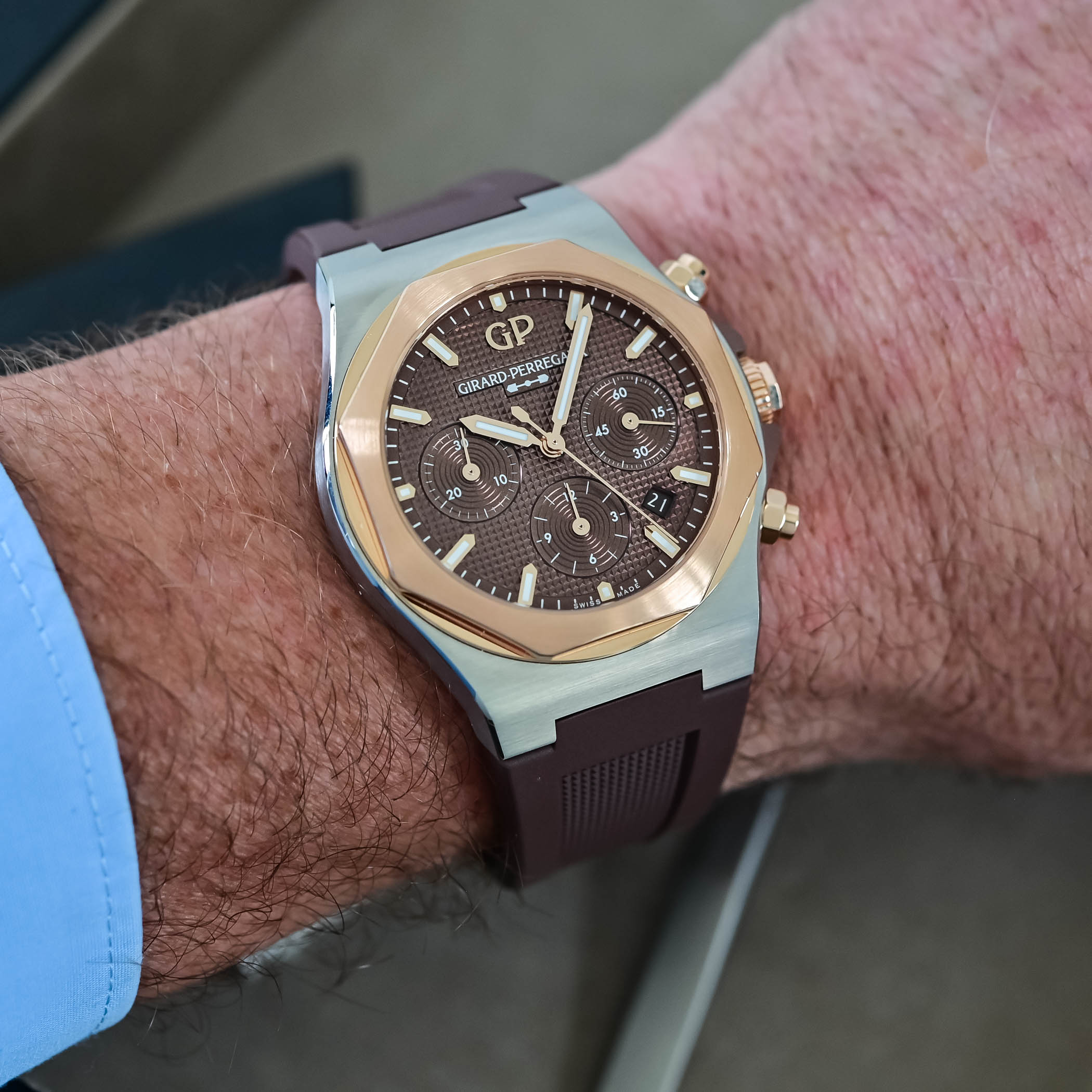 Girard-Perregaux Laureato Chronograph 42Mm Steel-And-Gold Chocolate Brown Dial - Review - 2