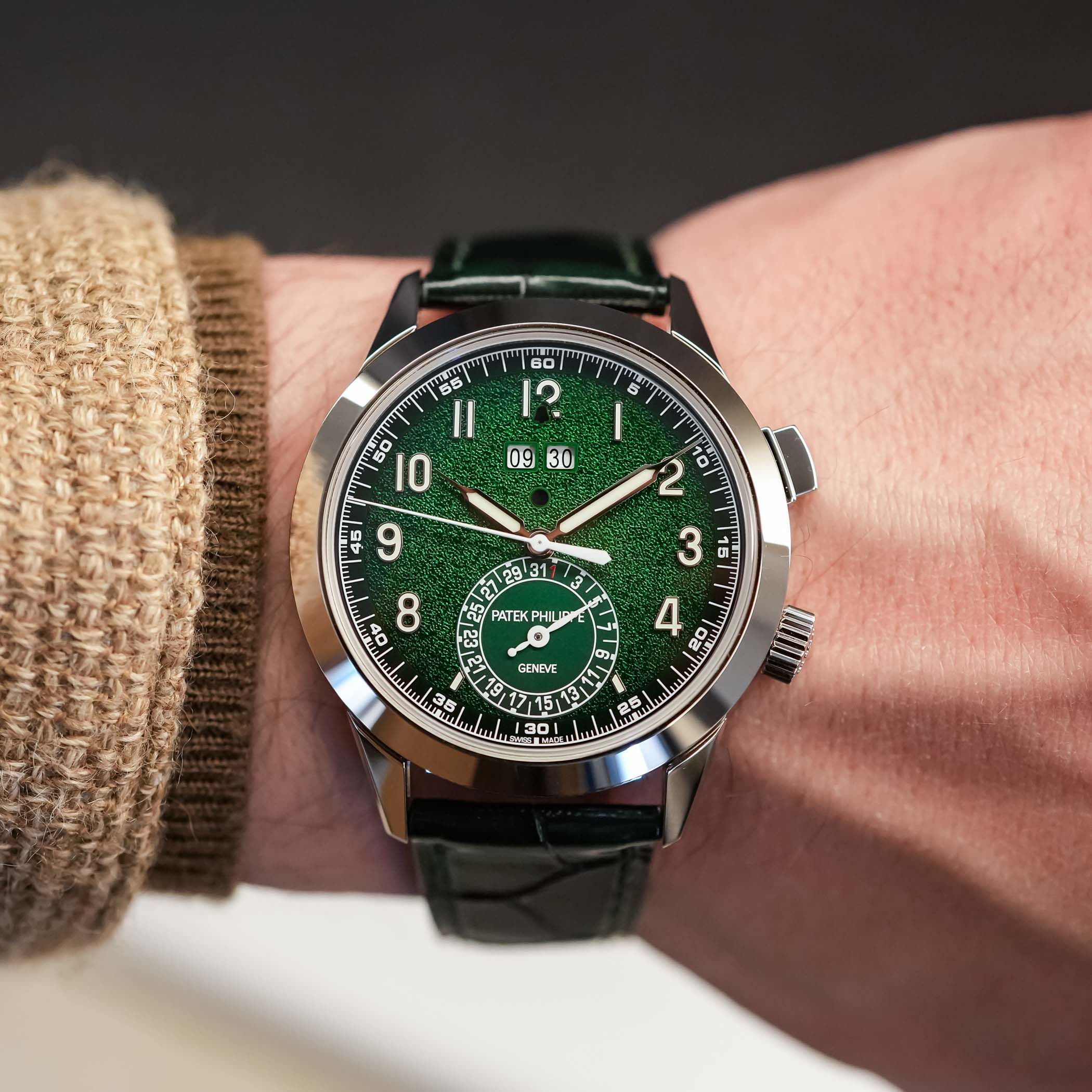 The Patek Philippe Calatrava Alarm 5322G, Technically Impressive, Genuinely Usable - Royal Watch Pk