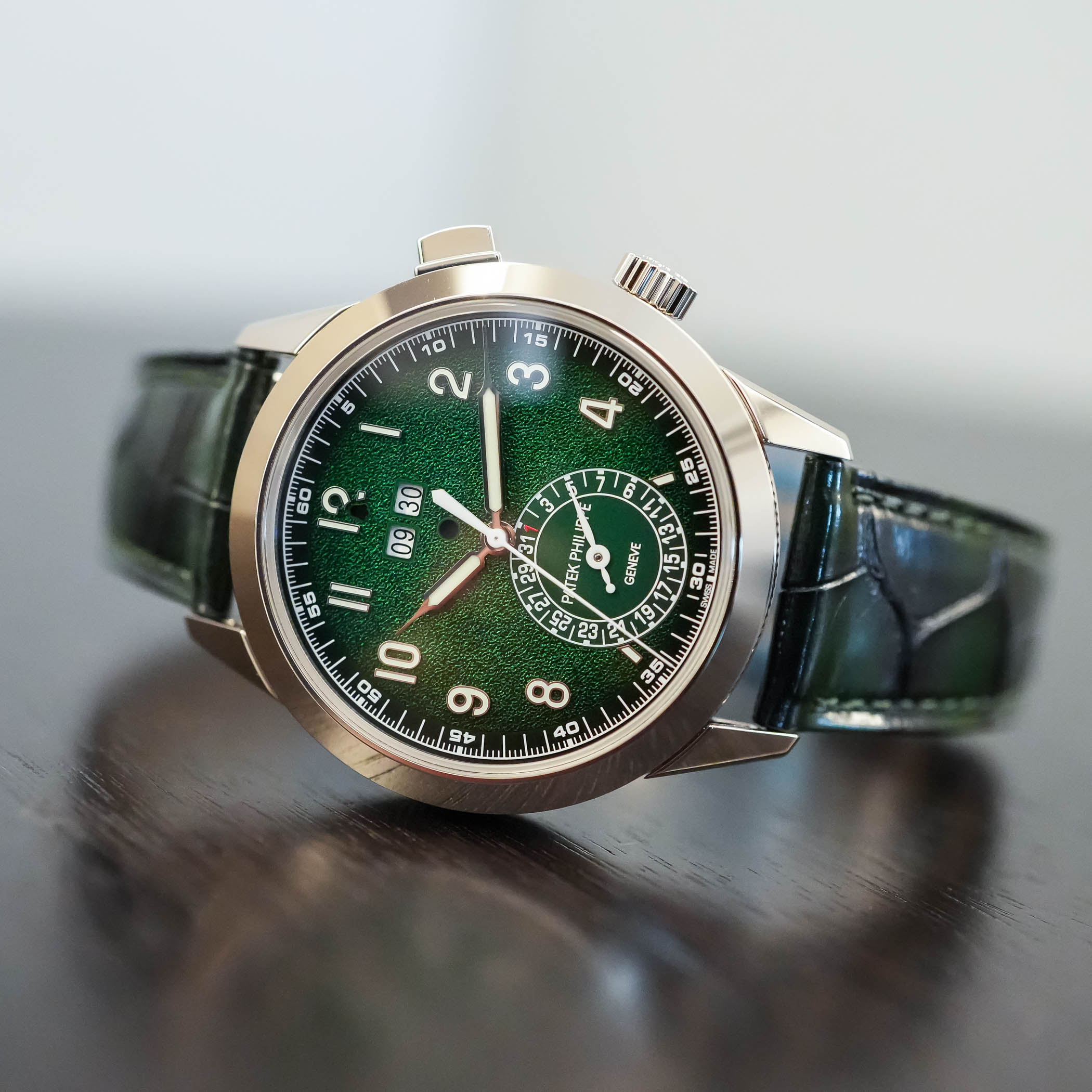 The Patek Philippe Calatrava Alarm 5322G, Technically Impressive, Genuinely Usable - Royal Watch Pk