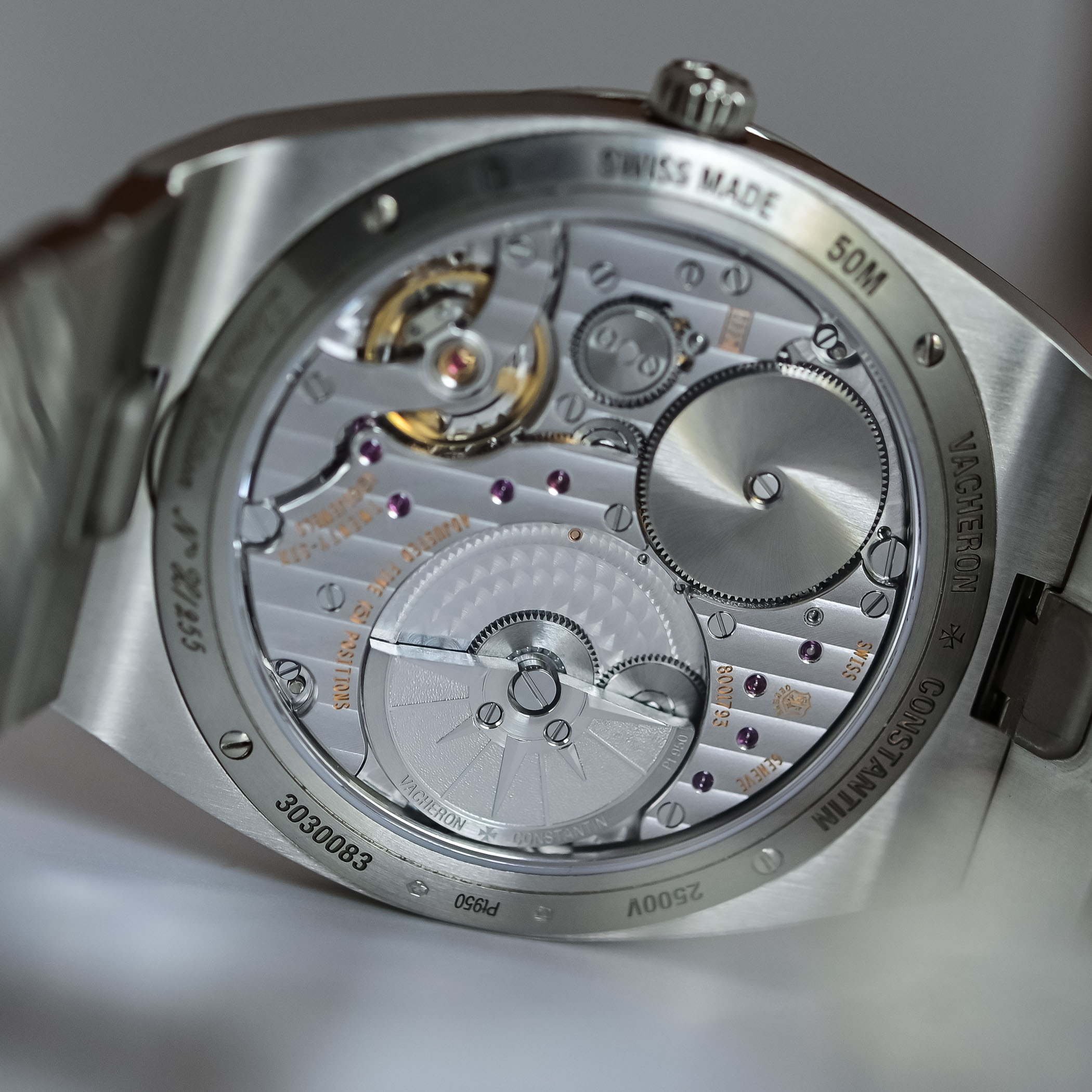 Vacheron Constantin Overseas Self-Winding Ultra-Thin 2500V - New In-House Micro-Rotor Calibre 2550 - Video Review - 12 Vacheron Constantin Overseas Self-Winding Ultra-Thin 2500V - New In-House Micro-Rotor Calibre 2550 - Video Review - 12