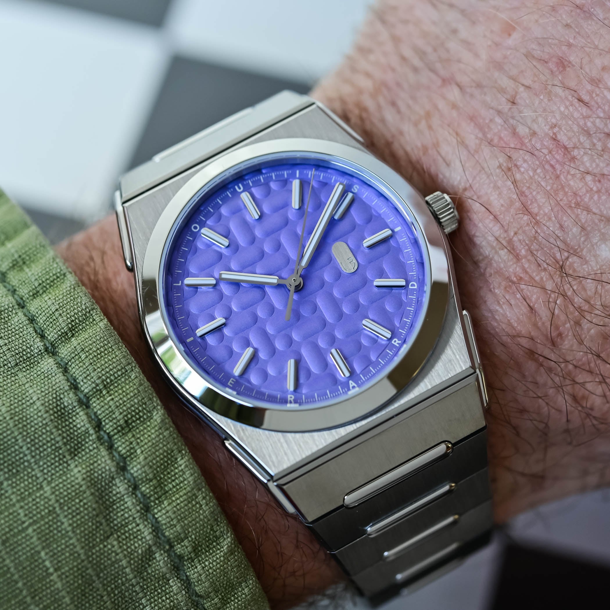 Louis-Erard-2340-Mauve-And-Forest-Integrated-Sports-Watch-Review-9 Louis-Erard-2340-Mauve-And-Forest-Integrated-Sports-Watch-Review-9