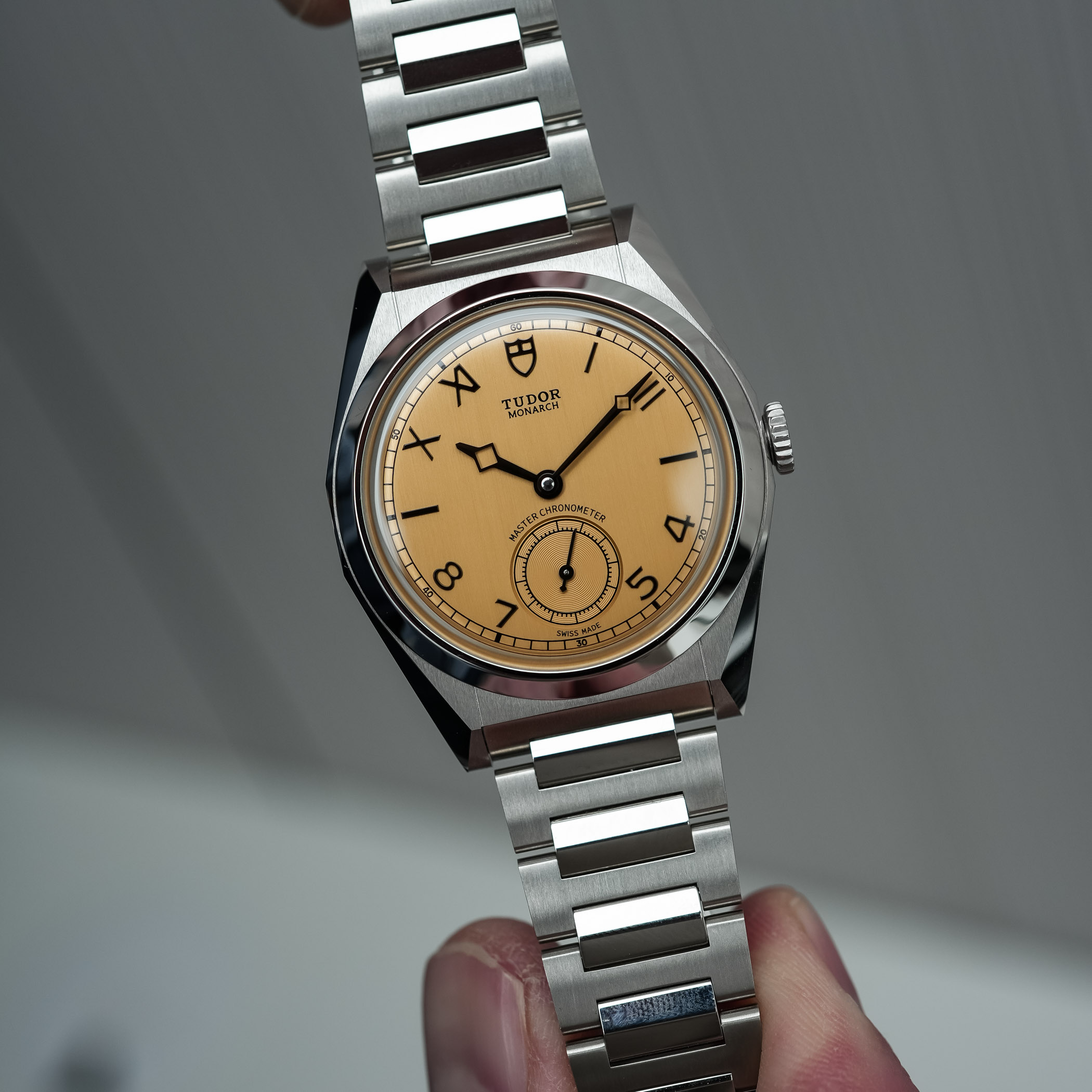 The Tudor Monarch, An Unexpected Yet Successful Return The Tudor Monarch, An Unexpected Yet Successful Return - Royal Watch Pk