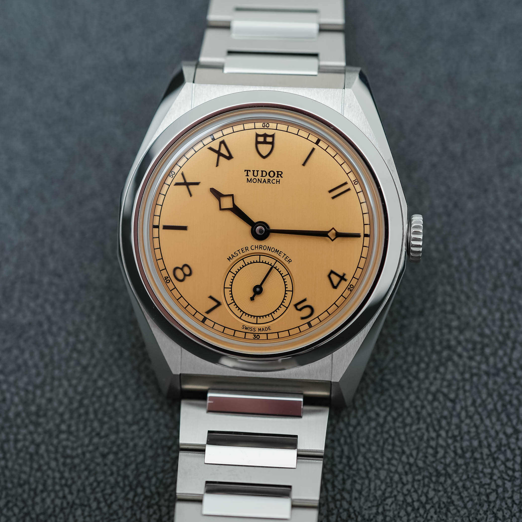 The Tudor Monarch, An Unexpected Yet Successful Return The Tudor Monarch, An Unexpected Yet Successful Return - Royal Watch Pk