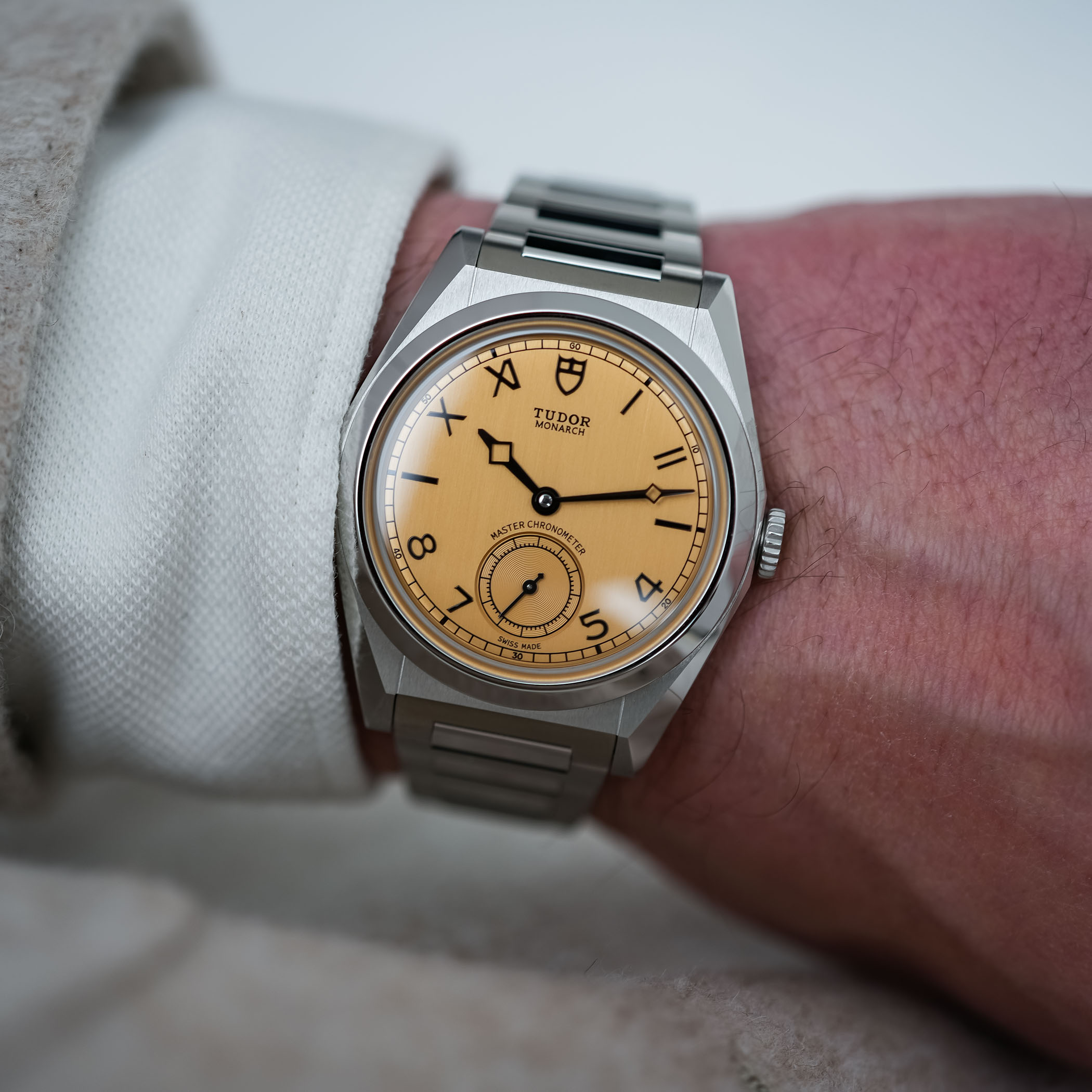 The Tudor Monarch, An Unexpected Yet Successful Return The Tudor Monarch, An Unexpected Yet Successful Return - Royal Watch Pk
