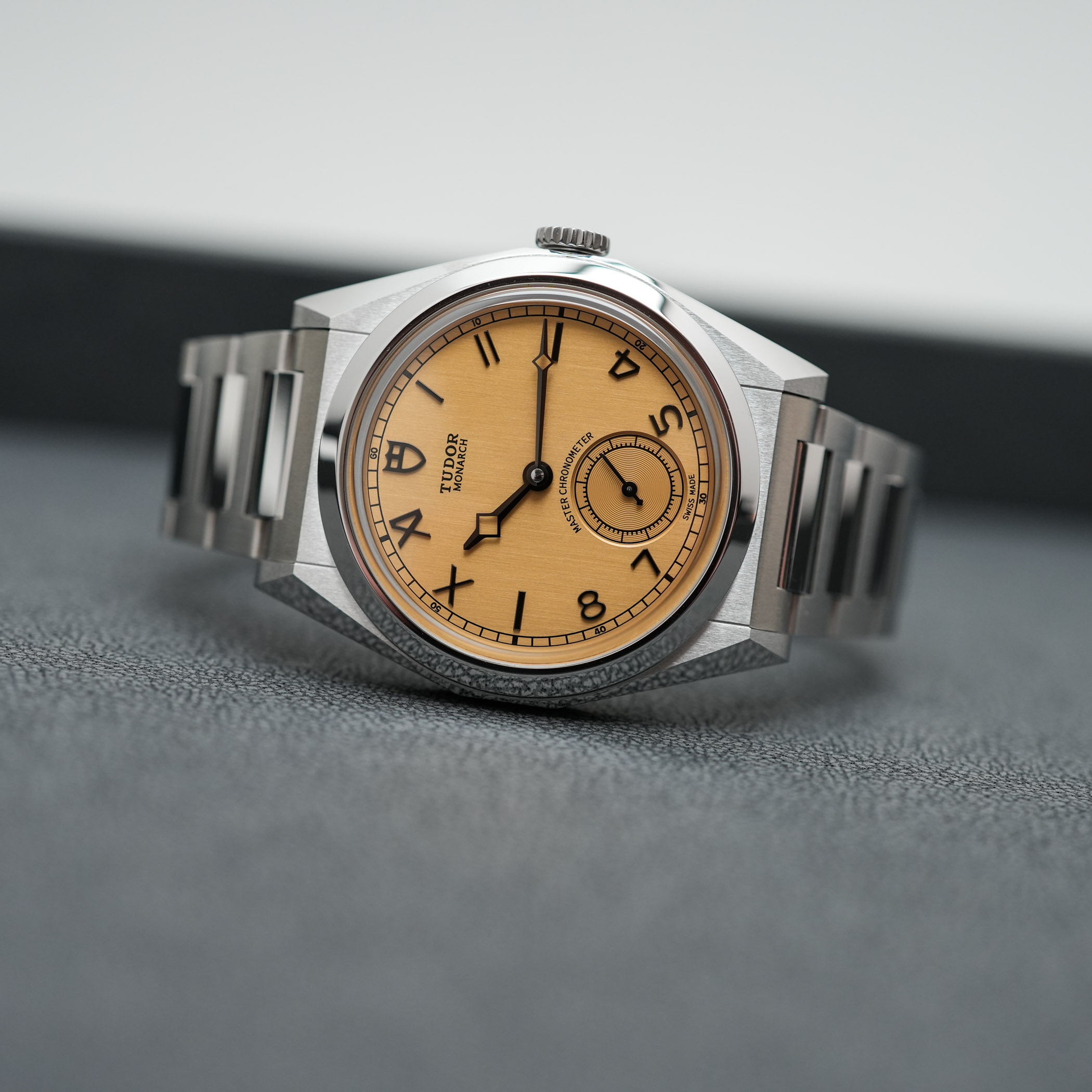 The Tudor Monarch, An Unexpected Yet Successful Return The Tudor Monarch, An Unexpected Yet Successful Return - Royal Watch Pk