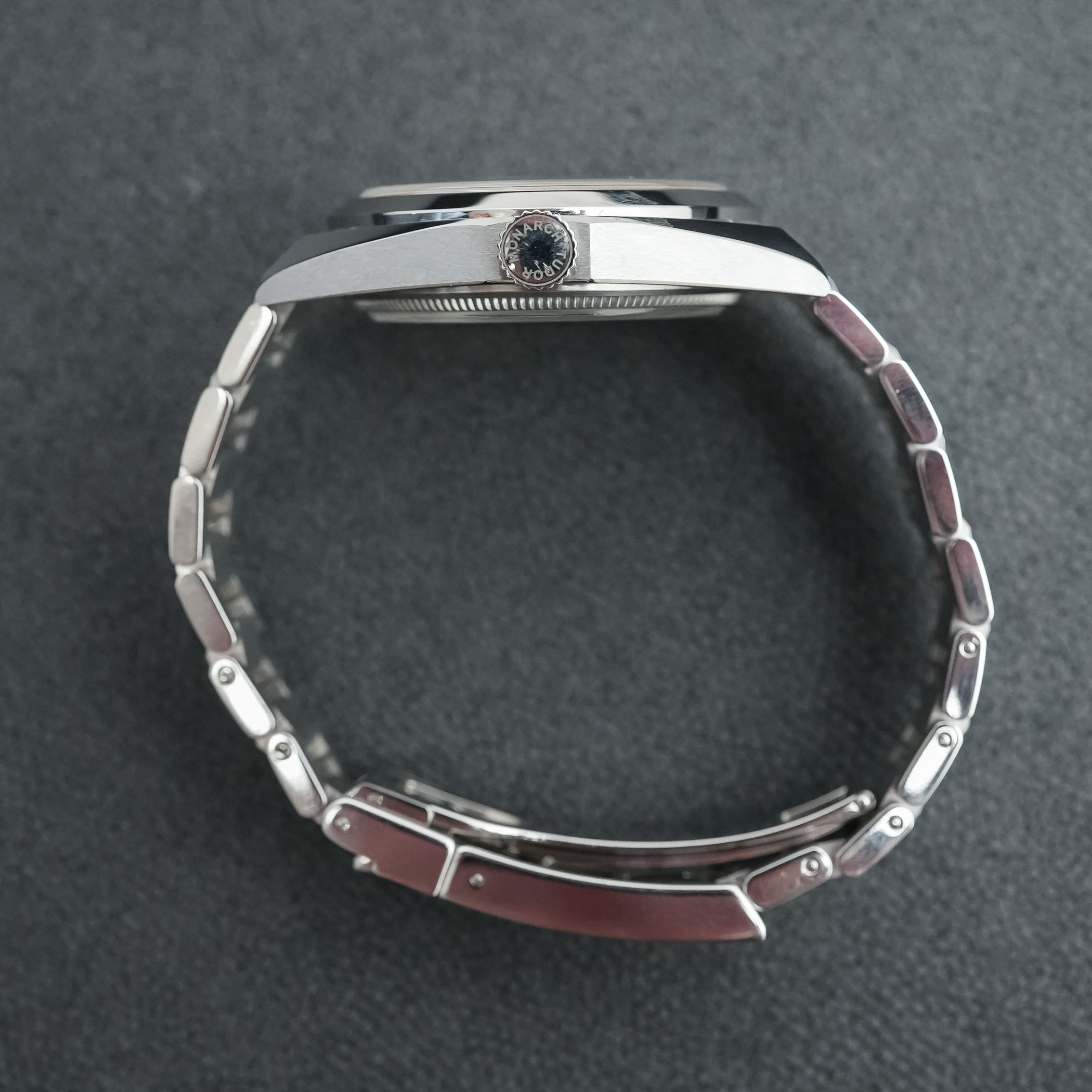 The Tudor Monarch, An Unexpected Yet Successful Return The Tudor Monarch, An Unexpected Yet Successful Return - Royal Watch Pk