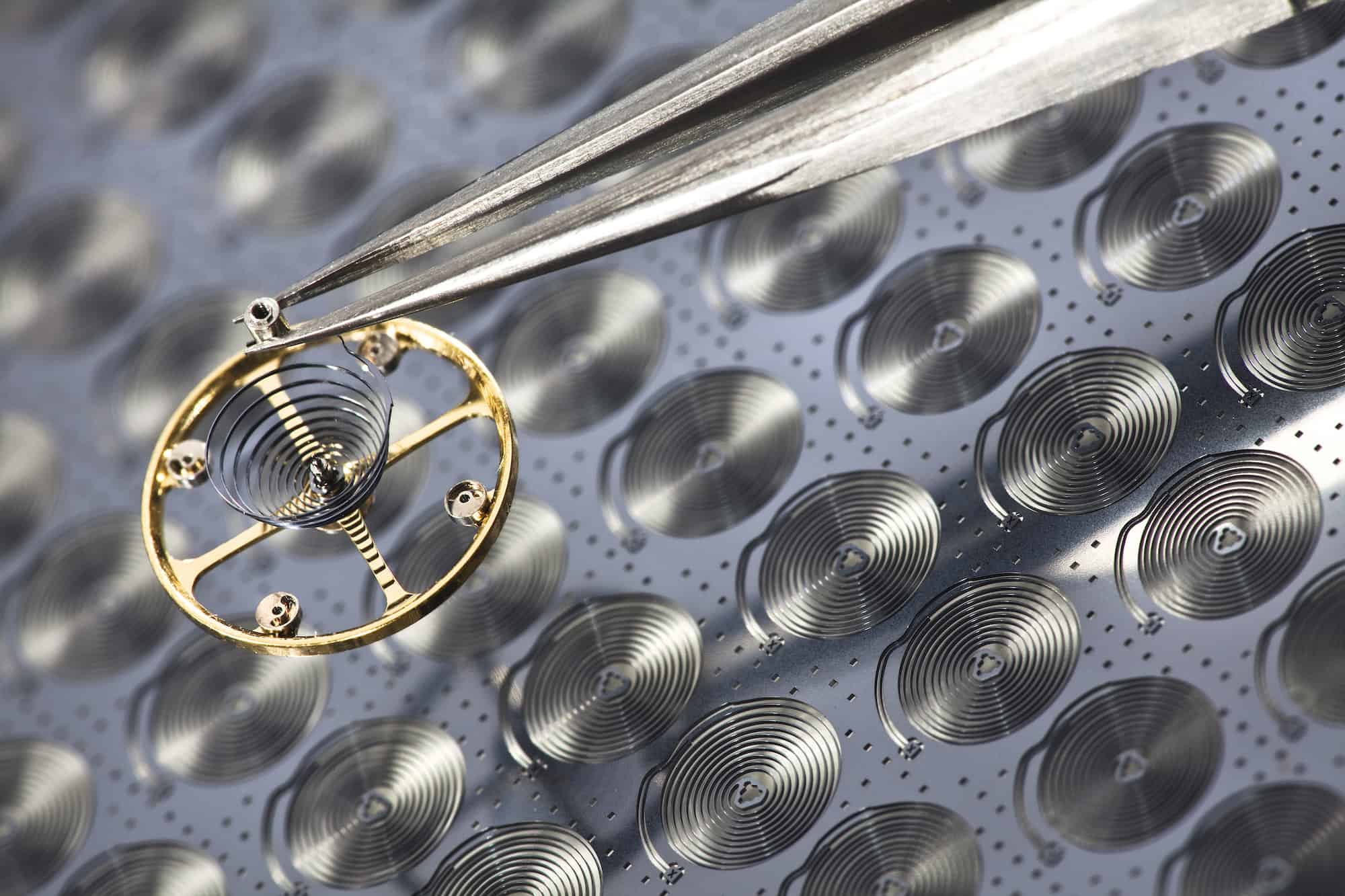 Some Of The Most Crucial, Game-Changing Technologies In Watchmaking Some Of The Most Crucial, Game-Changing Technologies In Watchmaking - Royal Watch Pk