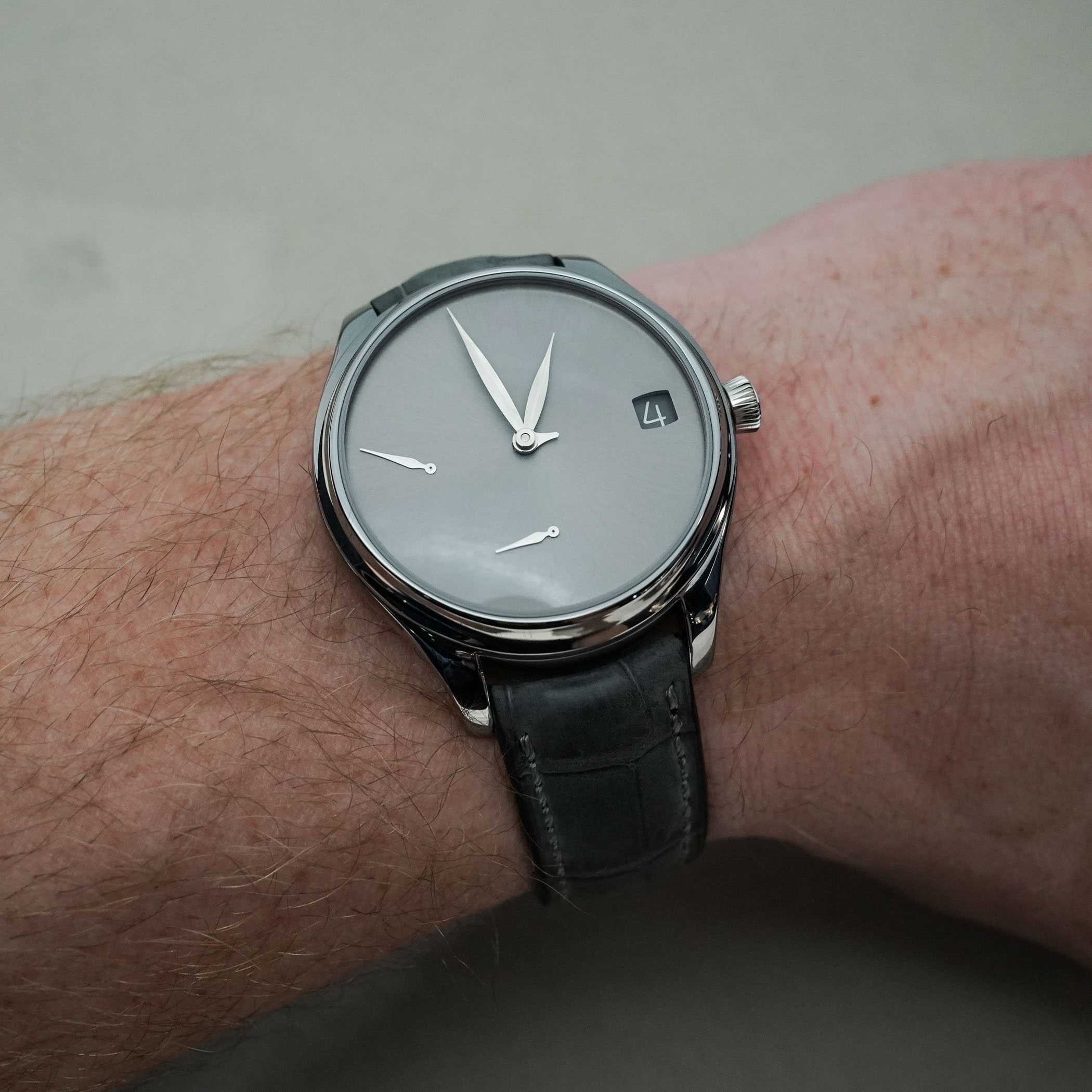 The Ghost-Like H. Moser & Cie. Endeavour Perpetual Calendar Concept Tantalum - Royal Watch Pk