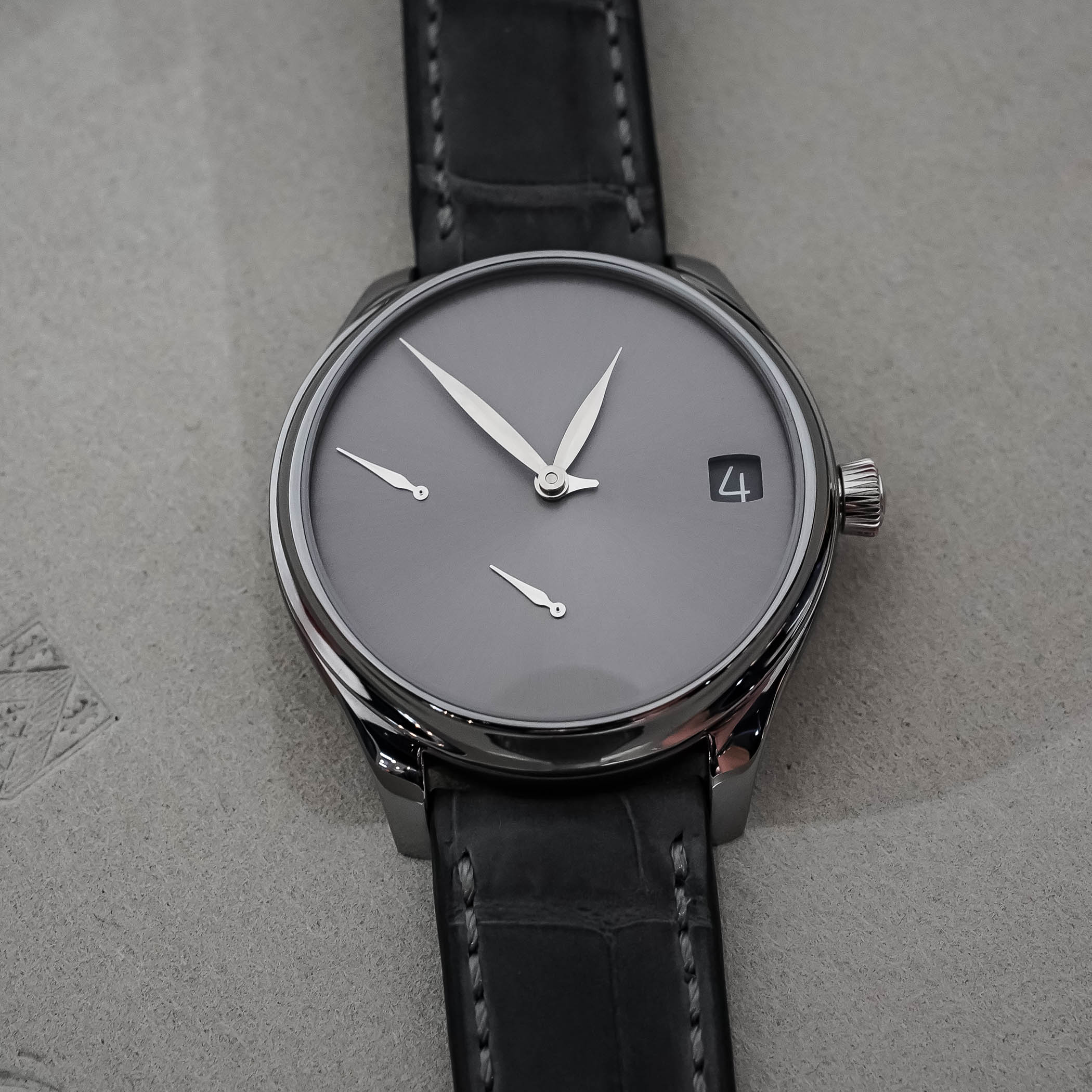 The Ghost-Like H. Moser & Cie. Endeavour Perpetual Calendar Concept Tantalum - Royal Watch Pk