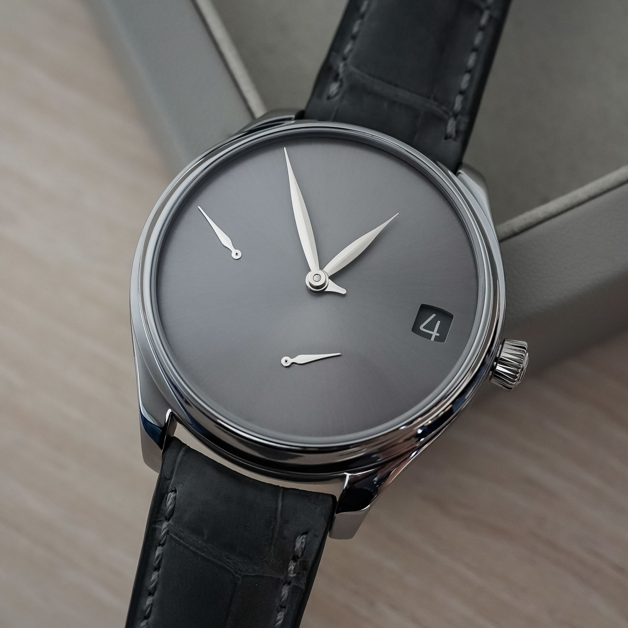 The Ghost-Like H. Moser & Cie. Endeavour Perpetual Calendar Concept Tantalum - Royal Watch Pk