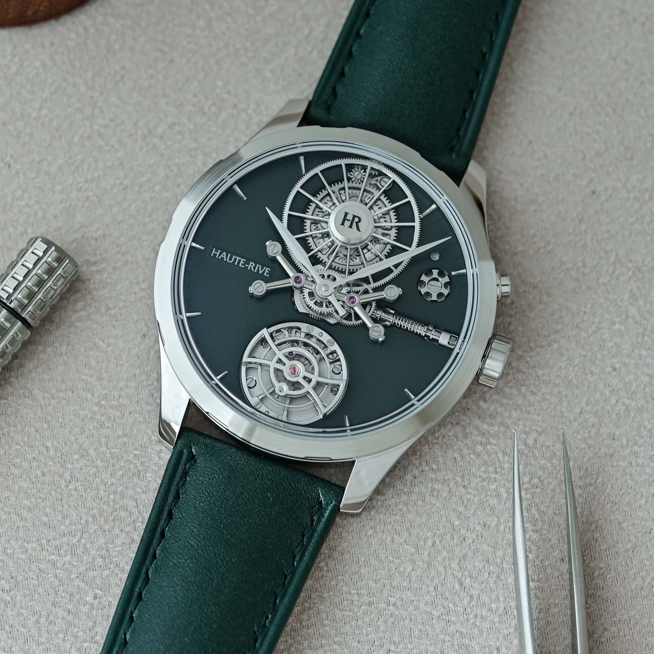 Haute-Rive Honoris Strato Verde Strato Blu Steel - 1000-Hour Power Reserve Tourbillon - Review - 8 Haute-Rive Honoris Strato Verde Strato Blu Steel - 1000-Hour Power Reserve Tourbillon - Review - 8