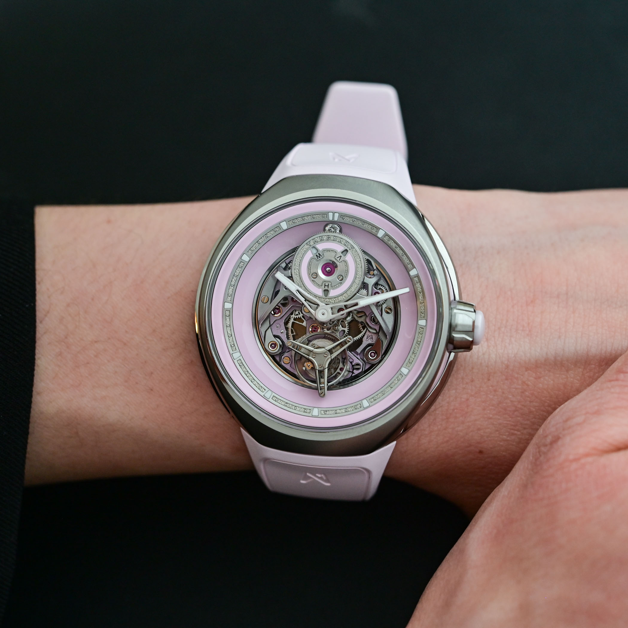 Vanguart Orb Flying Tourbillon Pink Ceramic Titanium And Blue Ceramic Rose Gold - Review - 5
