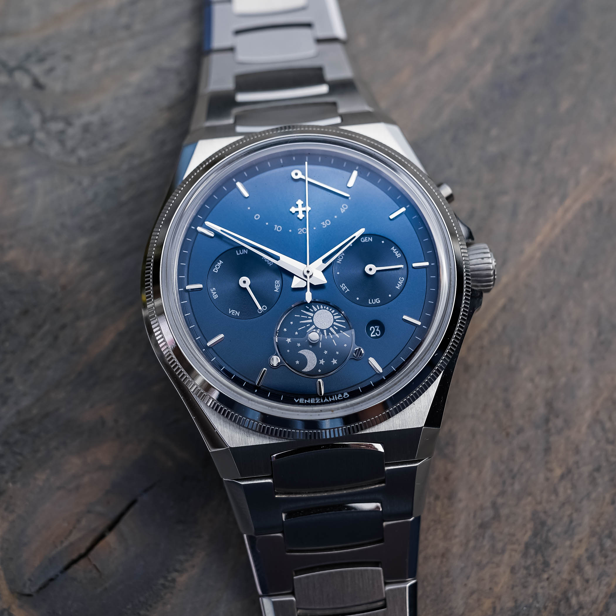 The New Venezianico Arsenale Calendario, An Accessible Take On The Integrated Bracelet Watch - Royal Watch Pk