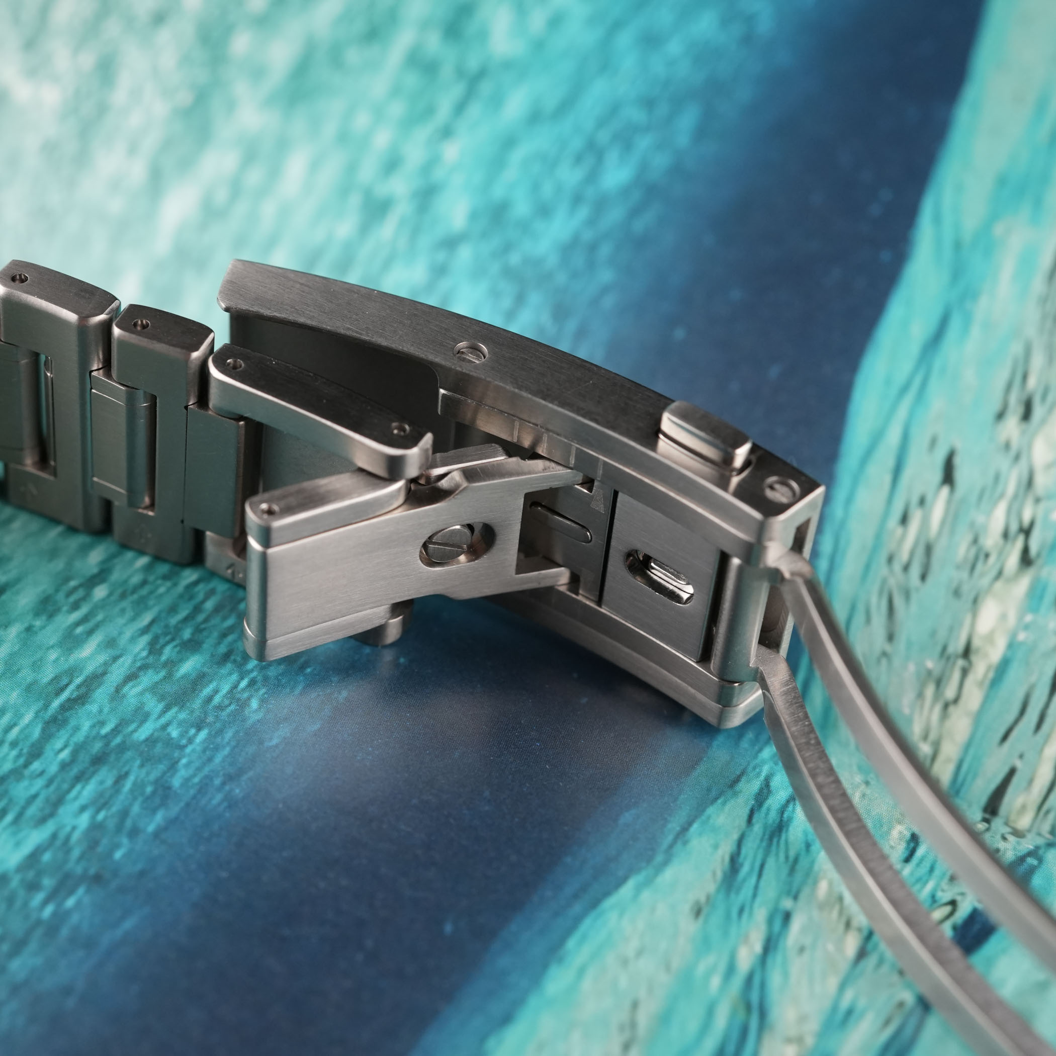 Grand-Seiko-Spring-Drive-Ufa-Ushio-300-Diver-Slgb023-Slgb025-Grand-Seiko-Smallest-And-Most-Accurate-Dive-Watch-Review-7 Grand-Seiko-Spring-Drive-Ufa-Ushio-300-Diver-Slgb023-Slgb025-Grand-Seiko-Smallest-And-Most-Accurate-Dive-Watch-Review-7