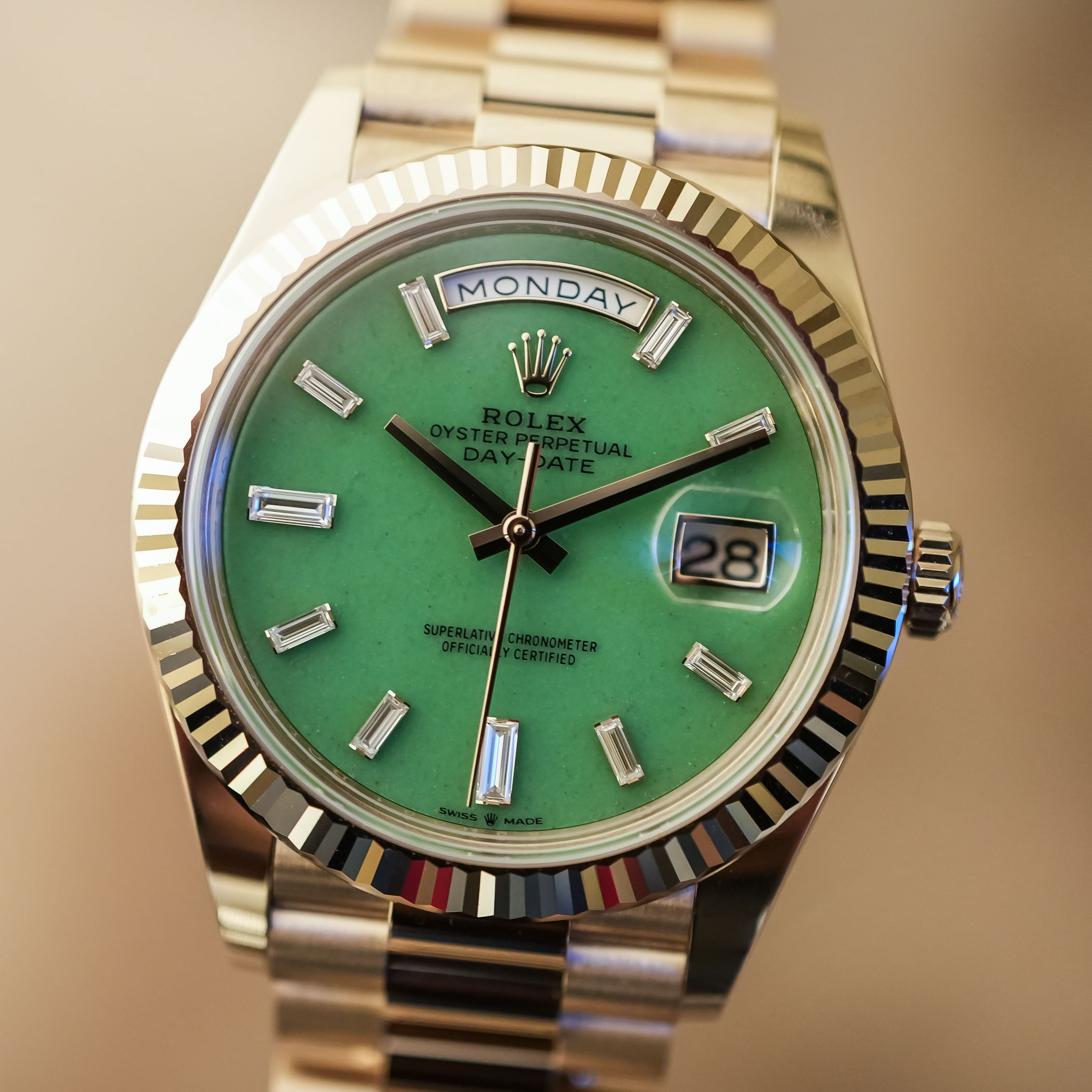 Rolex-Oyster-Perpetual-Day-Date-40-Jubilee-Gold-Green-Aventurine-228235Jg-Review-6